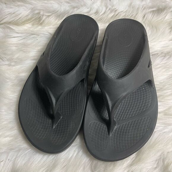 OOFOS Unisex Black Rubber slip on thong sandals Men SZ12 Women SZ14 - Picture 1 of 11